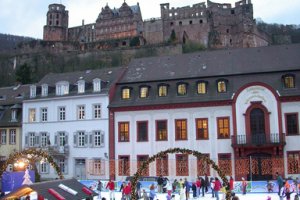 &quot;Christmas on ice&quot; - Eislaufbahn in Heidelberg | Mamilade Ausflugsziele