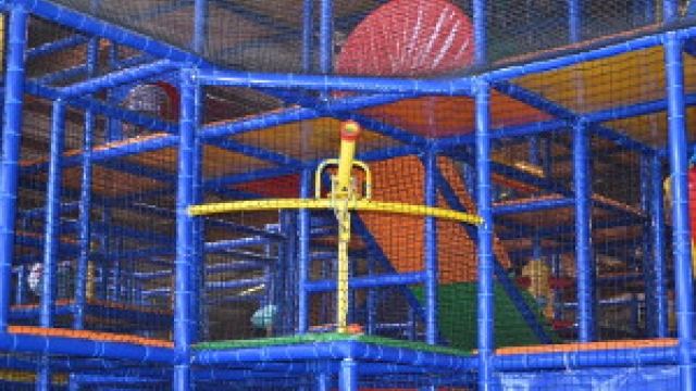 Soft-Airgun auf dem Indoor-Spielplatz